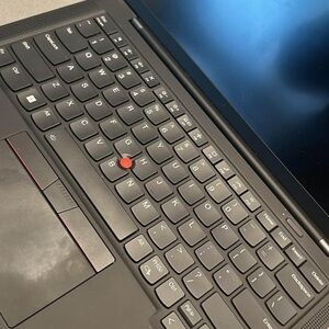 Lenovo thinkpad X1 Carbon Gen 9